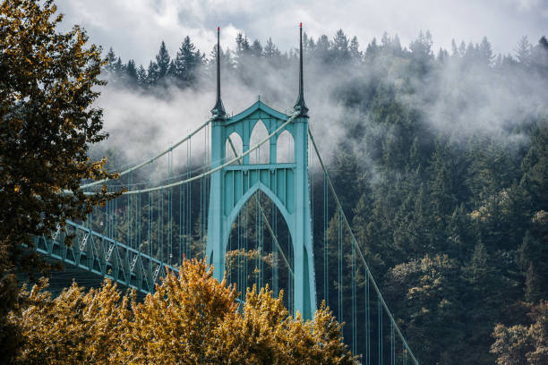 St Johns Bridge in Autumn Autumn in Portland, Oregon, St. Johns Bridge. portland oregon photos stock pictures, royalty-free photos & images