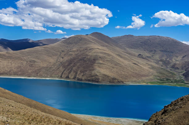 istock Yamdrok Lake, Tibet, China 1038000302