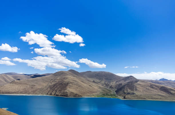 istock Yamdrok Lake, Tibet, China 1038069780