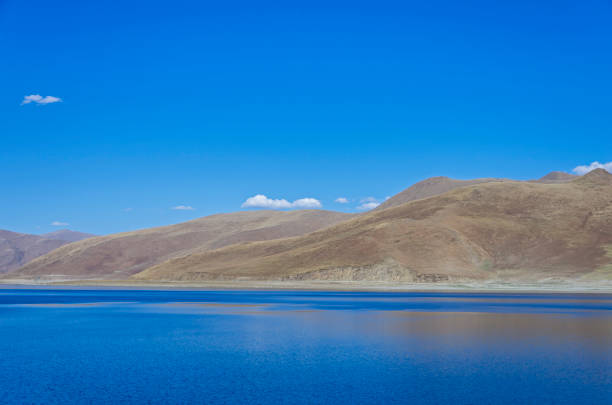 istock Yamdrok Lake, Tibet, China 1038074944