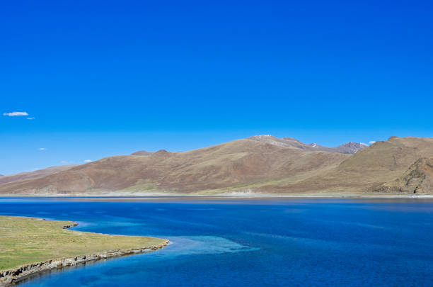 istock Yamdrok Lake, Tibet, China 1038075002