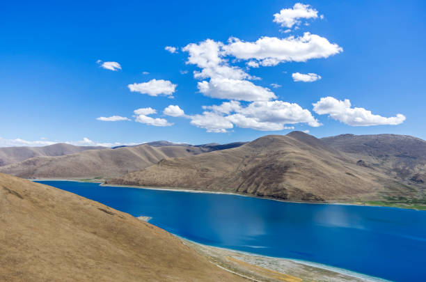 istock Yamdrok Lake, Tibet, China 1038075980