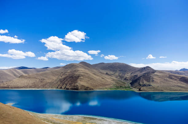 istock Yamdrok Lake, Tibet, China 1038076026
