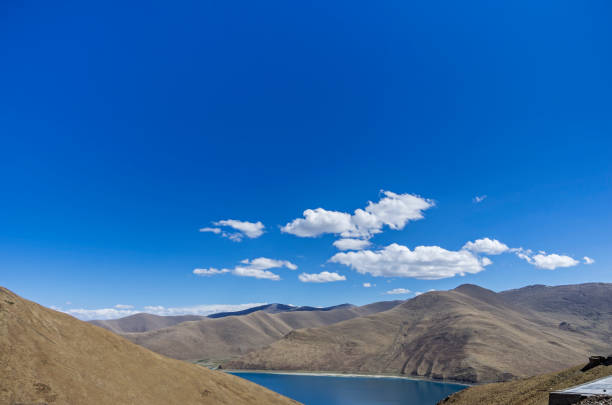 istock Yamdrok Lake, Tibet, China 1038076034