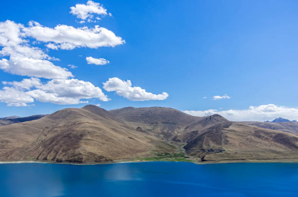 istock Yamdrok Lake, Tibet, China 1038087602