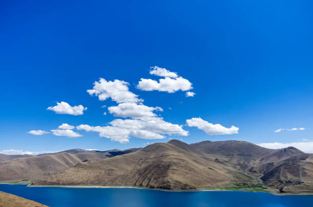 istock Yamdrok Lake, Tibet, China 1038087608