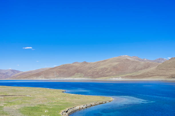 istock Yamdrok Lake, Tibet, China 1038088574