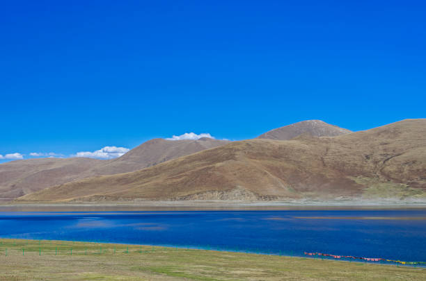 istock Yamdrok Lake, Tibet, China 1038088912