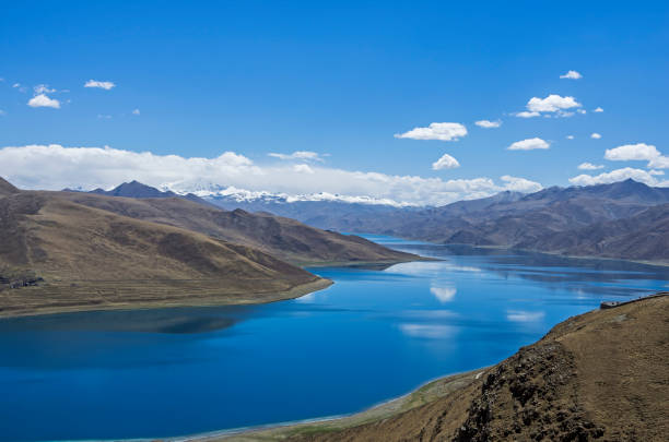 istock Yamdrok Lake, Tibet, China 1038169584