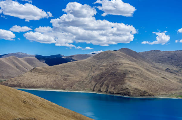 istock Yamdrok Lake, Tibet, China 1038181776
