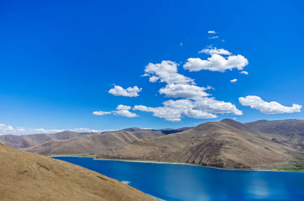 istock Yamdrok Lake, Tibet, China 1038181794