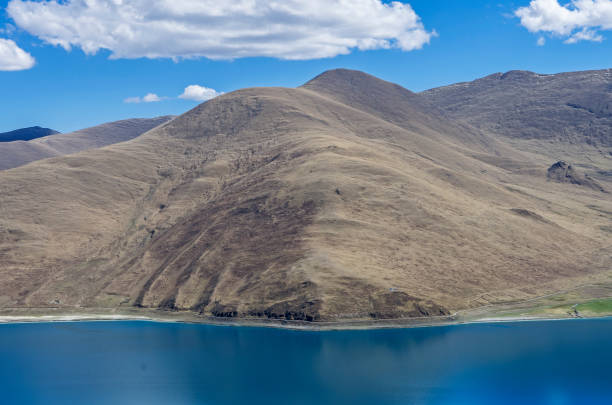 istock Yamdrok Lake, Tibet, China 1038181834