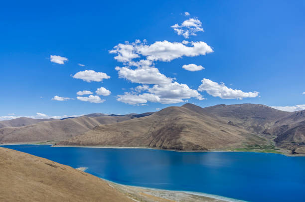 istock Yamdrok Lake, Tibet, China 1038181856