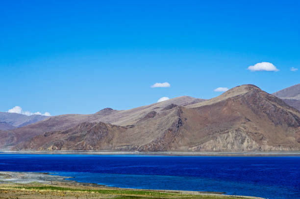 istock Yamdrok Lake, Tibet, China 1038186612