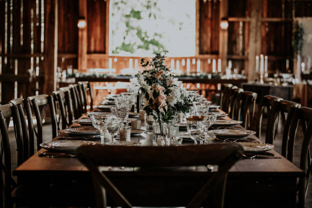 table is set - barn wood window farm imagens e fotografias de stock