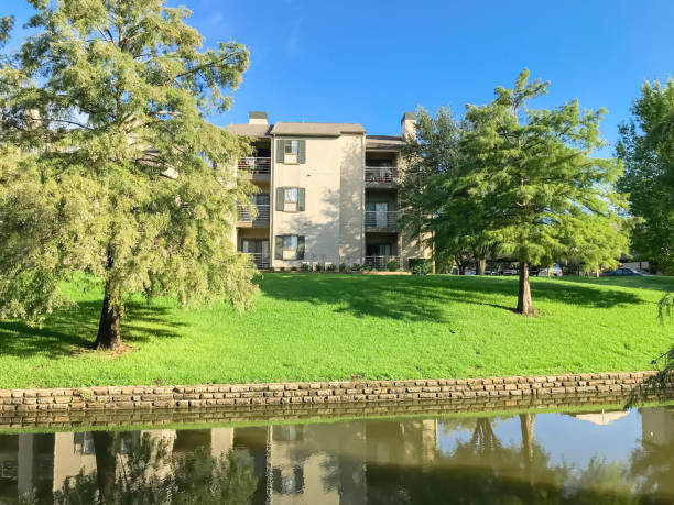 istock Riverside typical multi-story apartment building complex in suburban Dallas Fort-Worth 1038703822
