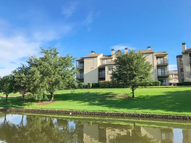istock Riverside typical multi-story apartment building complex in suburban Dallas Fort-Worth 1038707062