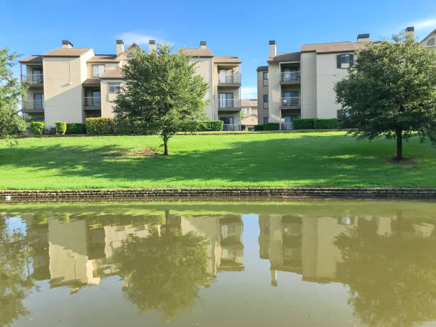 istock Riverside typical multi-story apartment building complex in suburban Dallas Fort-Worth 1038708582