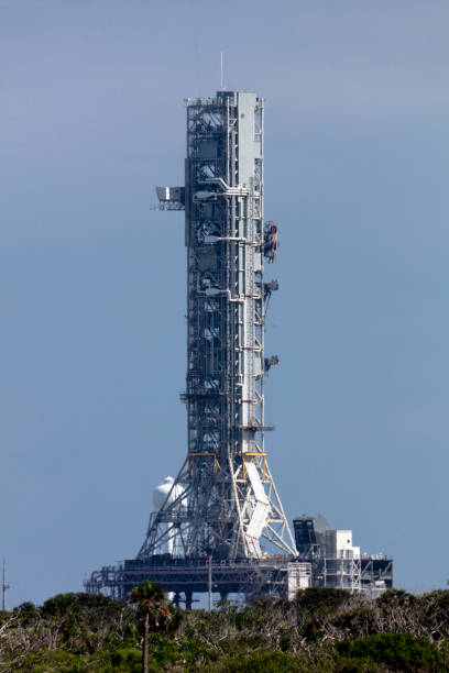 Falcon Heavy Launch Pad Falcon Heavy Launch Pad launch tower stock pictures, royalty-free photos & images