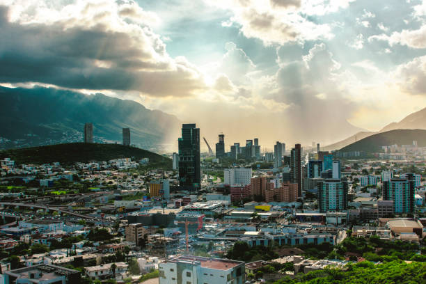 monterrey y su cielo - nuevo leon stock-fotos und bilder