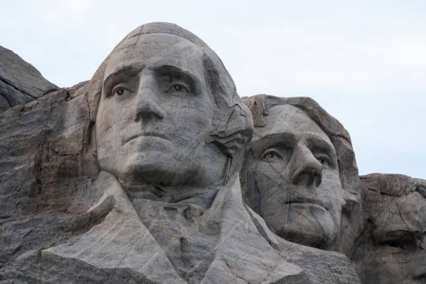 istock Mount Rushmore Washington and Jefferson 1039032734