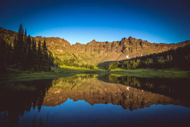 hyalite lago - bozeman fotografías e imágenes de stock