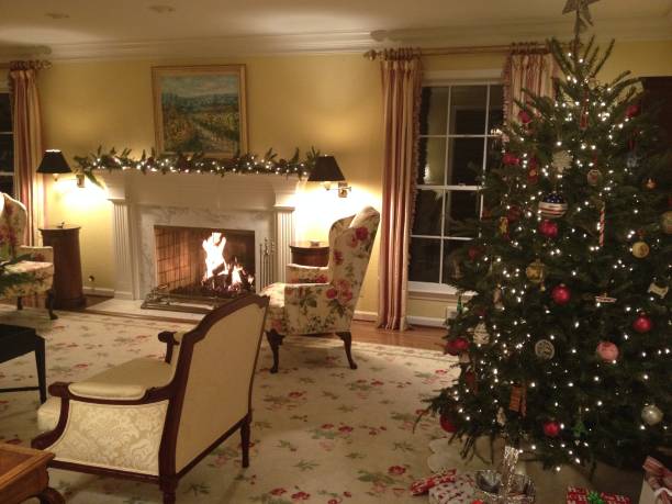 istock Traditional Christmas Living Room 1039245834