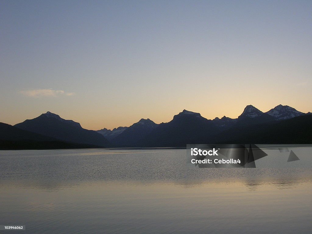 Lago McDonald em Sunrise Glaciar Montana - Royalty-free Amanhecer Foto de stock