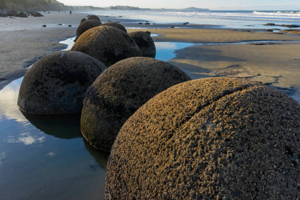 istock Moeraki Boulder In The Afternoon Sun 1039478204