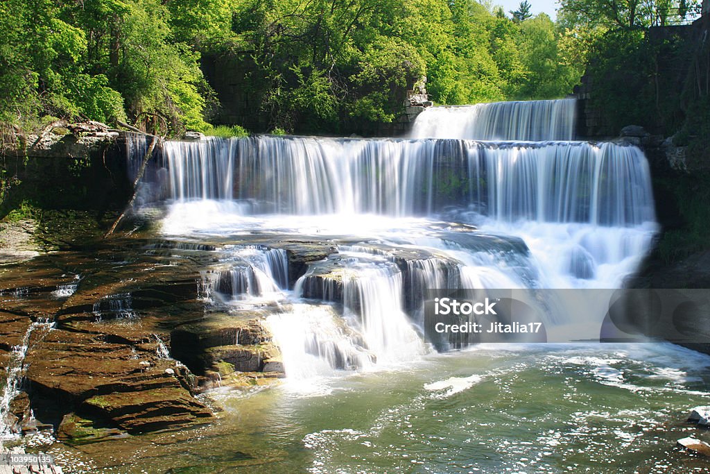 Seneca Mill Falls-Cascada en Penn Yan, Nueva York - Foto de stock de Estado de Nueva York libre de derechos