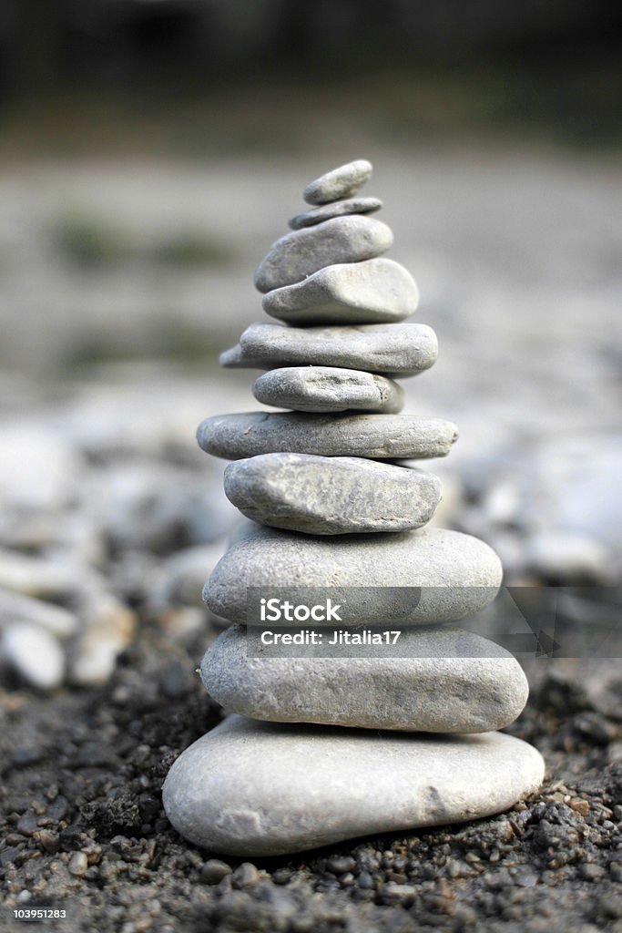 Rock pilha de fotografia em Close-Up de um'Trail Marker' - Foto de stock de Amontoamento royalty-free