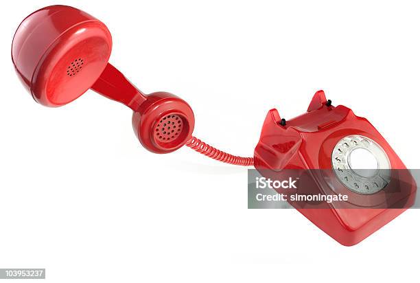 Odpowiadając Na Starej Czerwony Telefon Fashioned - zdjęcia stockowe i więcej obrazów 1970-1979 - 1970-1979, Analogiczny, Antyczny