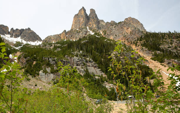 widok na autostradę kaskady północnej - north cascades national park mountain above cascade range zdjęcia i obrazy z banku zdjęć