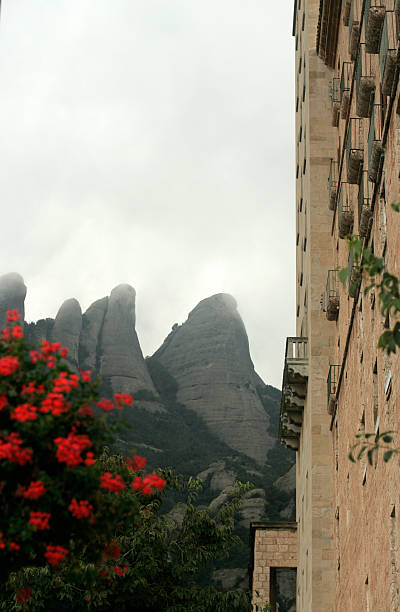 mosteiro de montserrat - moreneta imagens e fotografias de stock