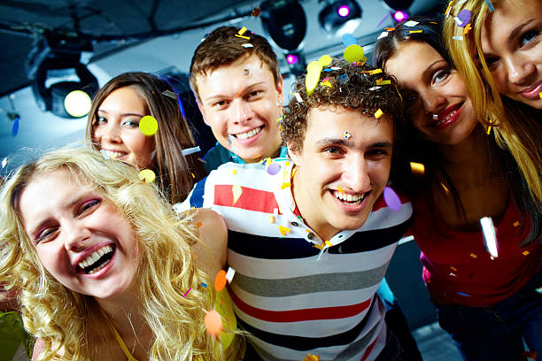 istock A group of friends posing for a picture 103962262