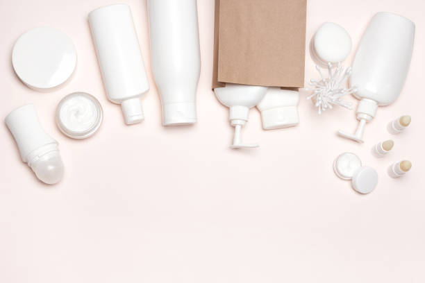 istock Beauty shopping background with empty space for text 1039636650