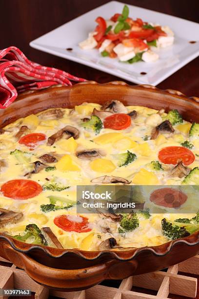 Legumes Gratinado - Fotografias de stock e mais imagens de Alimentação Saudável - Alimentação Saudável, Almoço, Assadeira - Bandeja