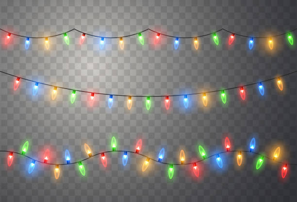 ilustraciones, imágenes clip art, dibujos animados e iconos de stock de luces de navidad. guirnalda de navidad de brillante colorido. verde, amarillo, azul y rojo vector resplandor bombillas - luces navidad