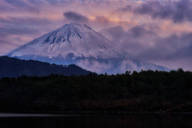 istock Mt. Fuji at dusk 1039783546