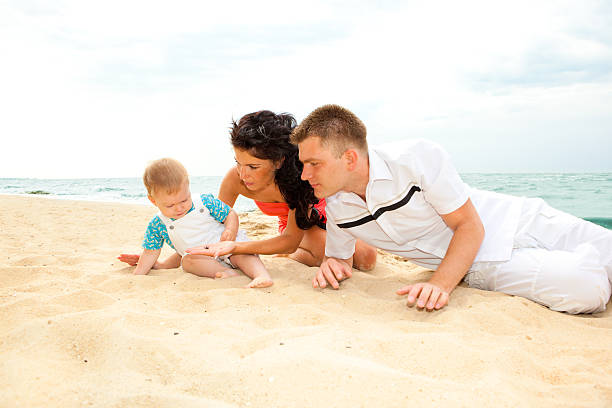 istock Parents and  toddler 103989147