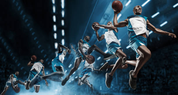 collage. basketball-spieler auf großen professionellen arena während des spiels. basketball-spieler machen slam dunk. - sportsman competitive sport professional sport team sport stock-fotos und bilder
