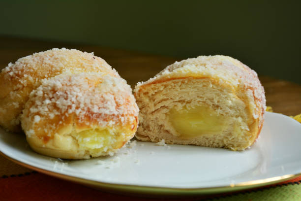 istock sweet bread, Maria Entupida 1040023872