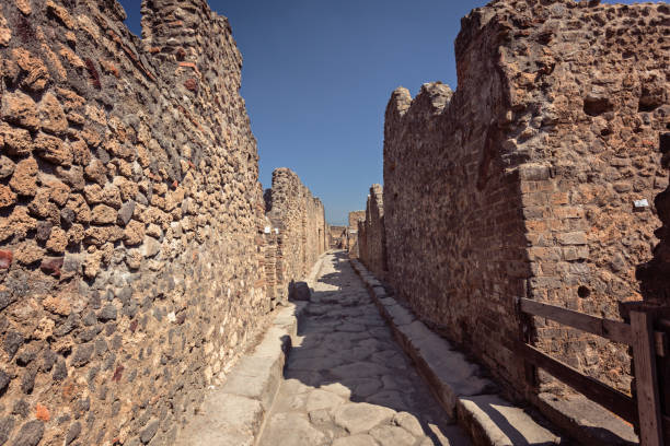 istock Pompeii street 1040414392
