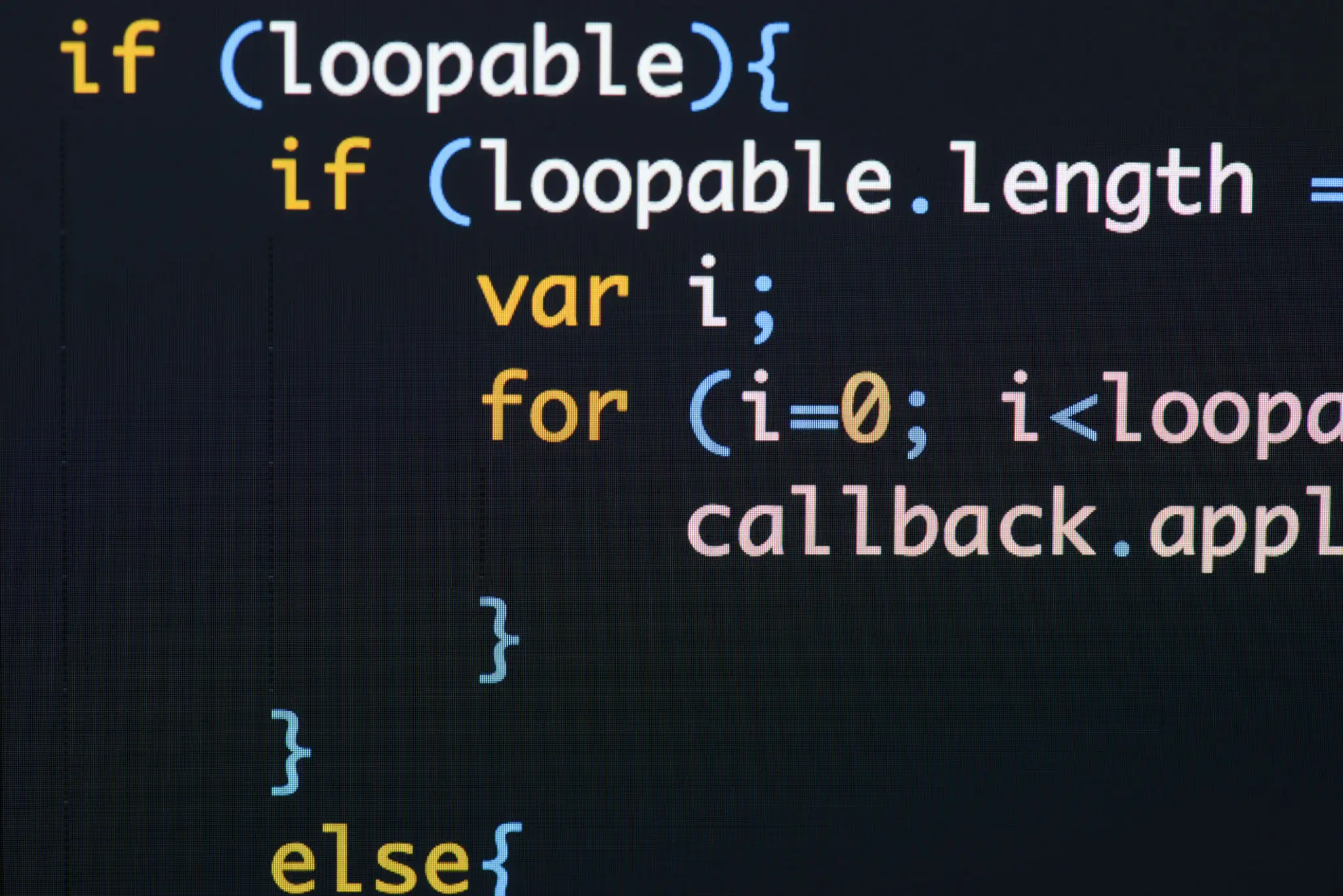 컴퓨터와 함께하는 고랭과 함수: 최적화된 프로그래밍 요령 2 Real Java Script code developing screen. Programing workflow abstract algorithm concept. Closeup of Java Script and HTML code.
