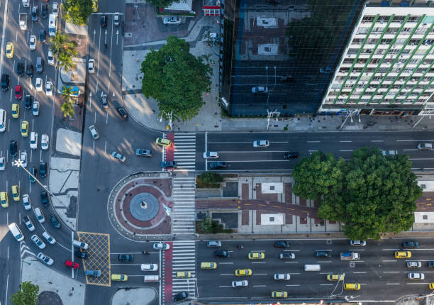 istock Cobacabana Av Princesa Isabel from above traffic jam rush 1040771122