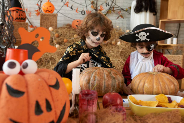 istock Painting Halloween pumpkins 1040845268