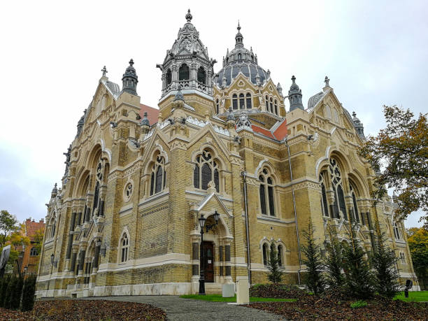 istock Synagogue of Szeged 1040898390