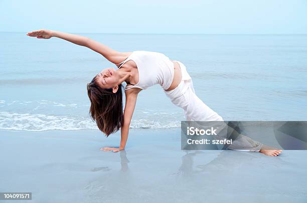 Praia De Ioga - Fotografias de stock e mais imagens de 20-29 Anos - 20-29 Anos, Adulto, Ao Ar Livre