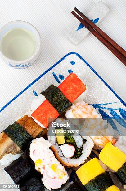 Sushi - Fotografie stock e altre immagini di Alga marina - Alga marina, Alimentazione sana, Antipasto