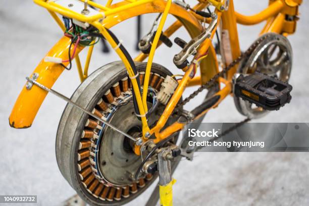 Fahrradgenerator Standardansicht Stockfoto und mehr Bilder von Alt - Alt, Altertümlich, Alterungsprozess